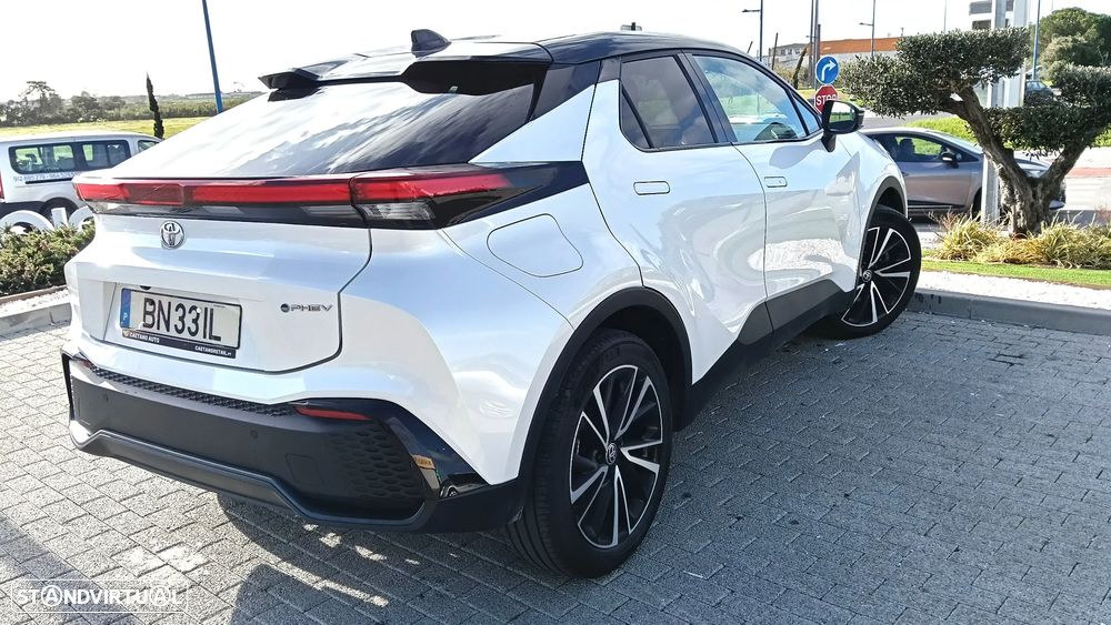 Toyota C-HR 2.0 Hybrid Square Collection - 1