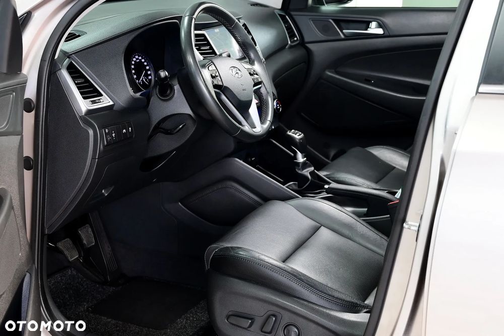 Hyundai Tucson 1.7 CRDI BlueDrive Style 2WD - 7