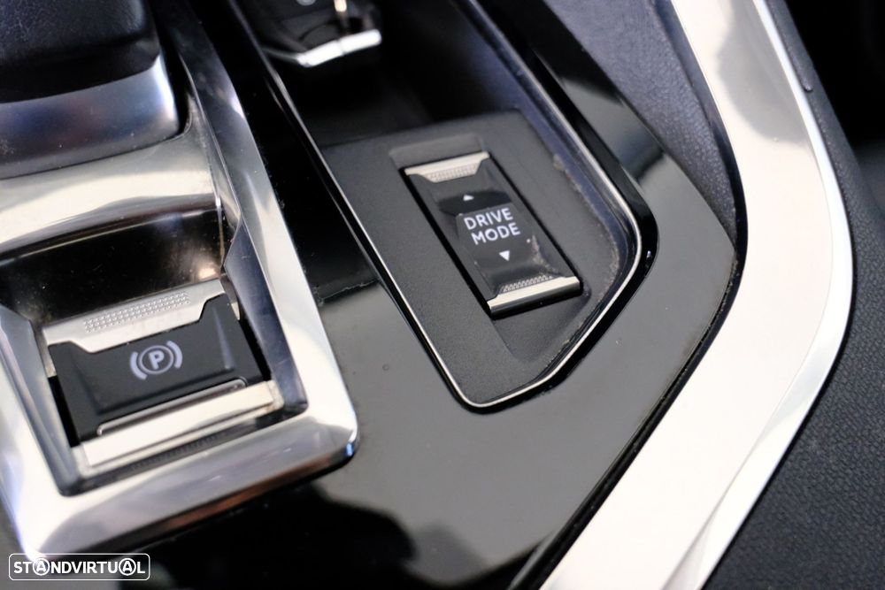 Peugeot 3008 1.6 Hybrid Allure Pack e-EAT8 - 32