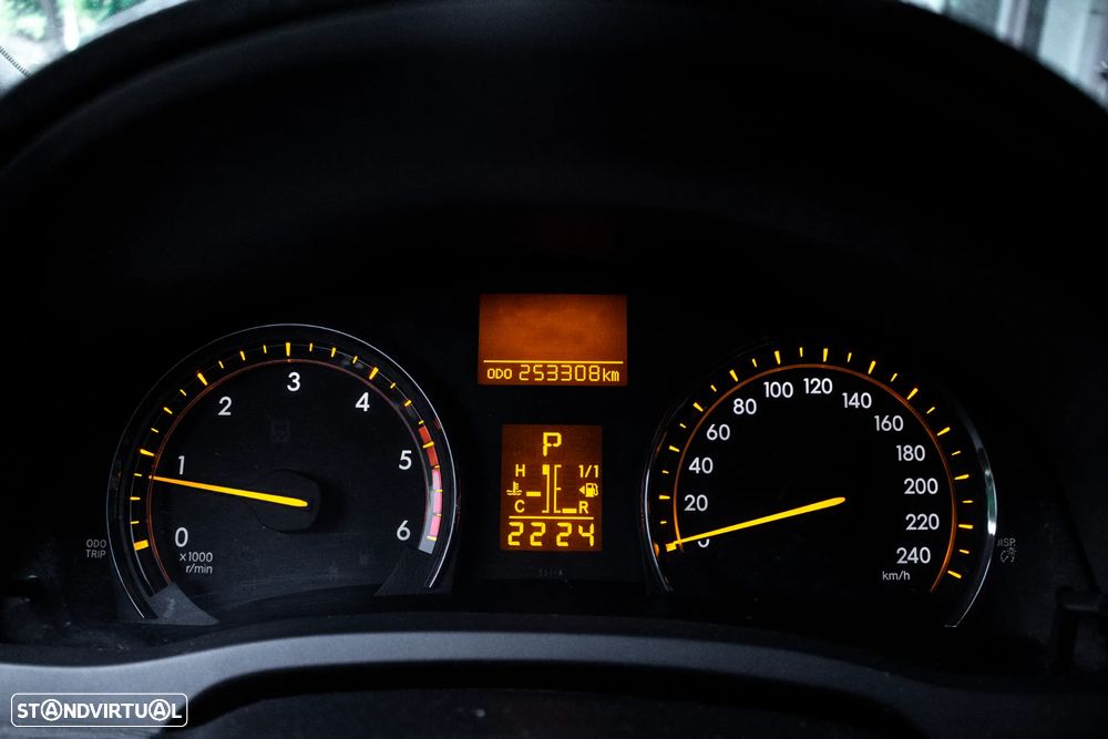 Toyota Avensis SW 2.2 D-CAT Premium - 16