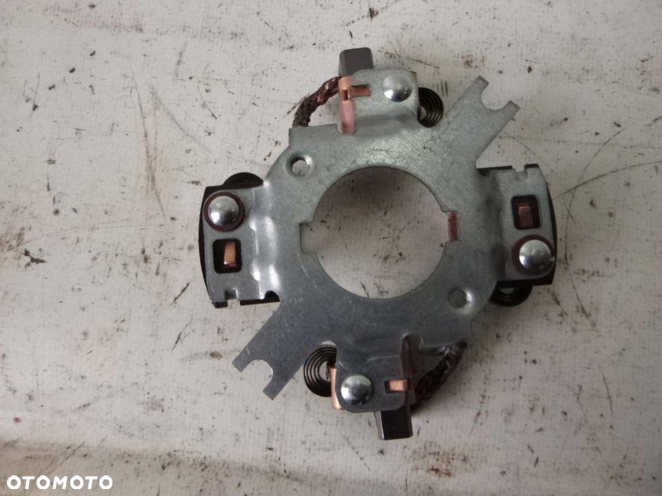 szczotkotrzymacz ROZRUSZNIKA MERCEDES W115 REKORD - 3