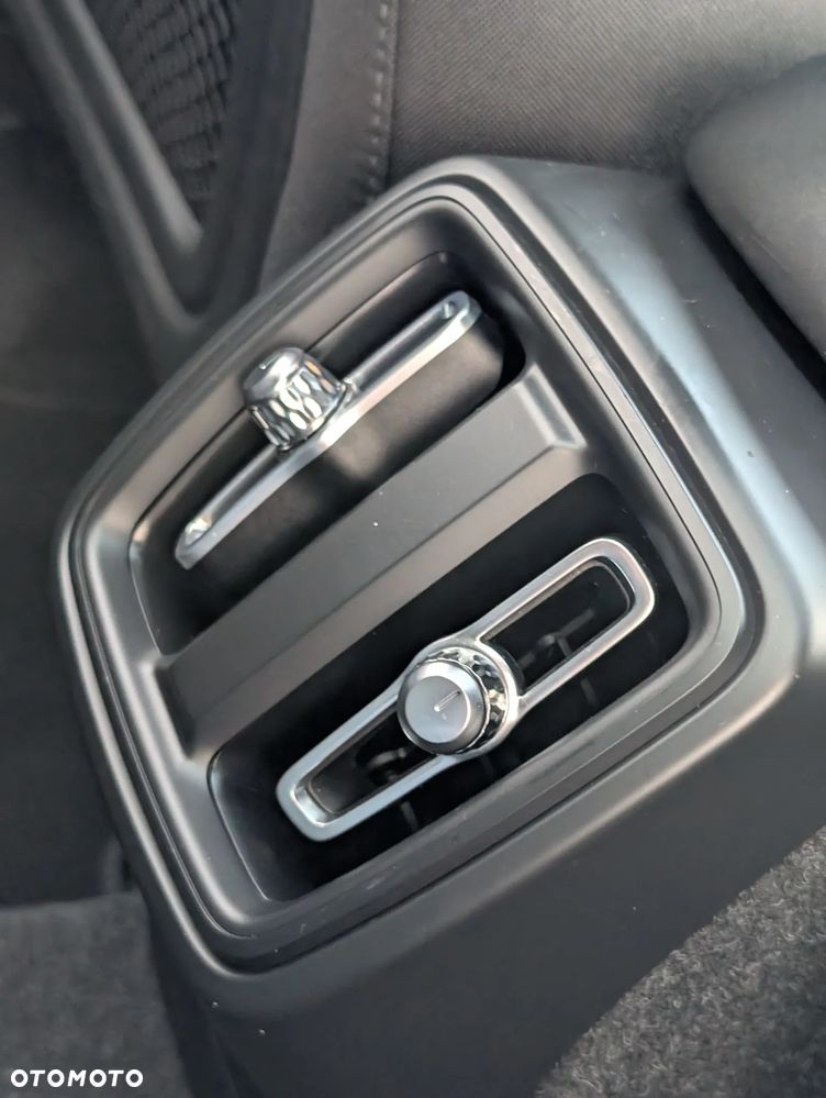 Volvo XC 40 B4 Ultra Black Edition - 25