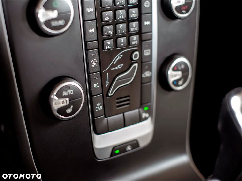 Volvo V40 - 25