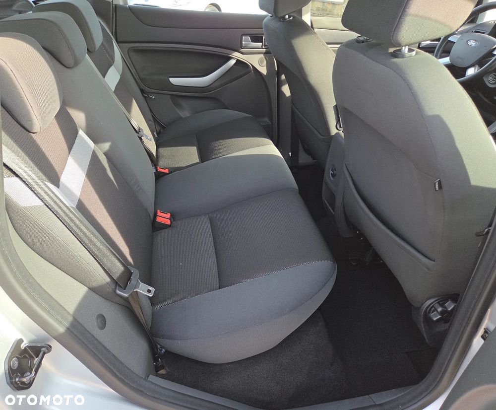Ford Kuga 2.0 TDCi 4x4 Trend - 16