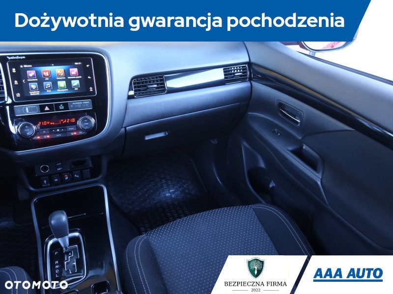 Mitsubishi Outlander - 9