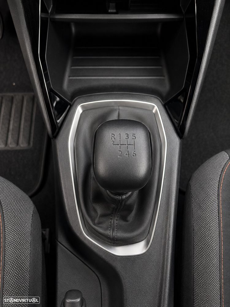 Peugeot 2008 - 13