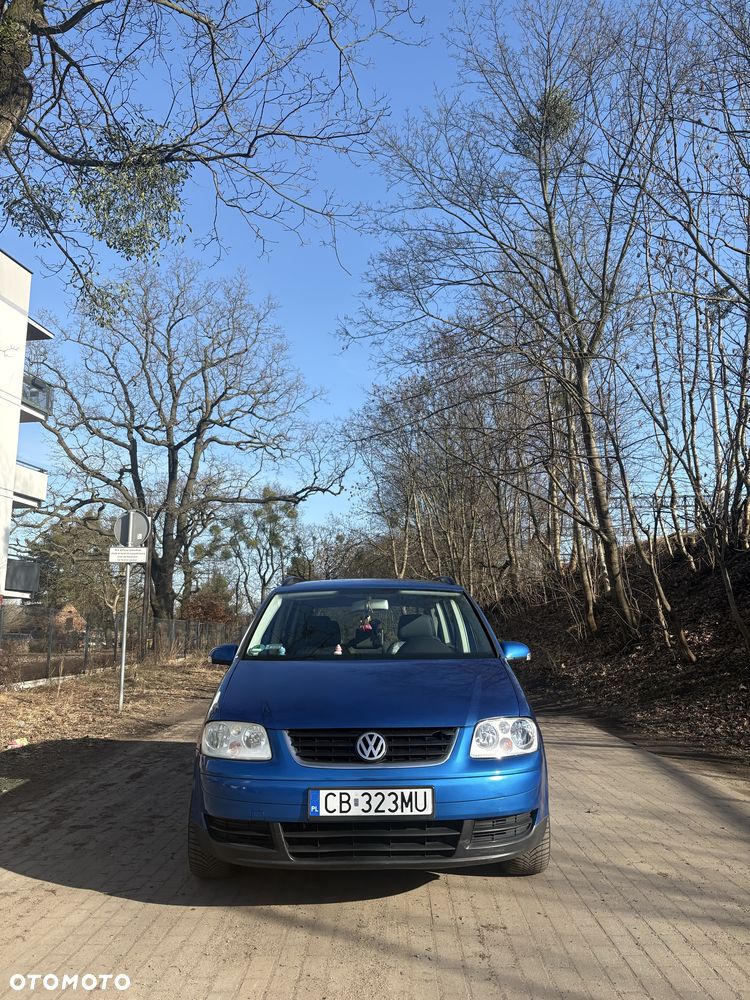 Volkswagen Touran - 1
