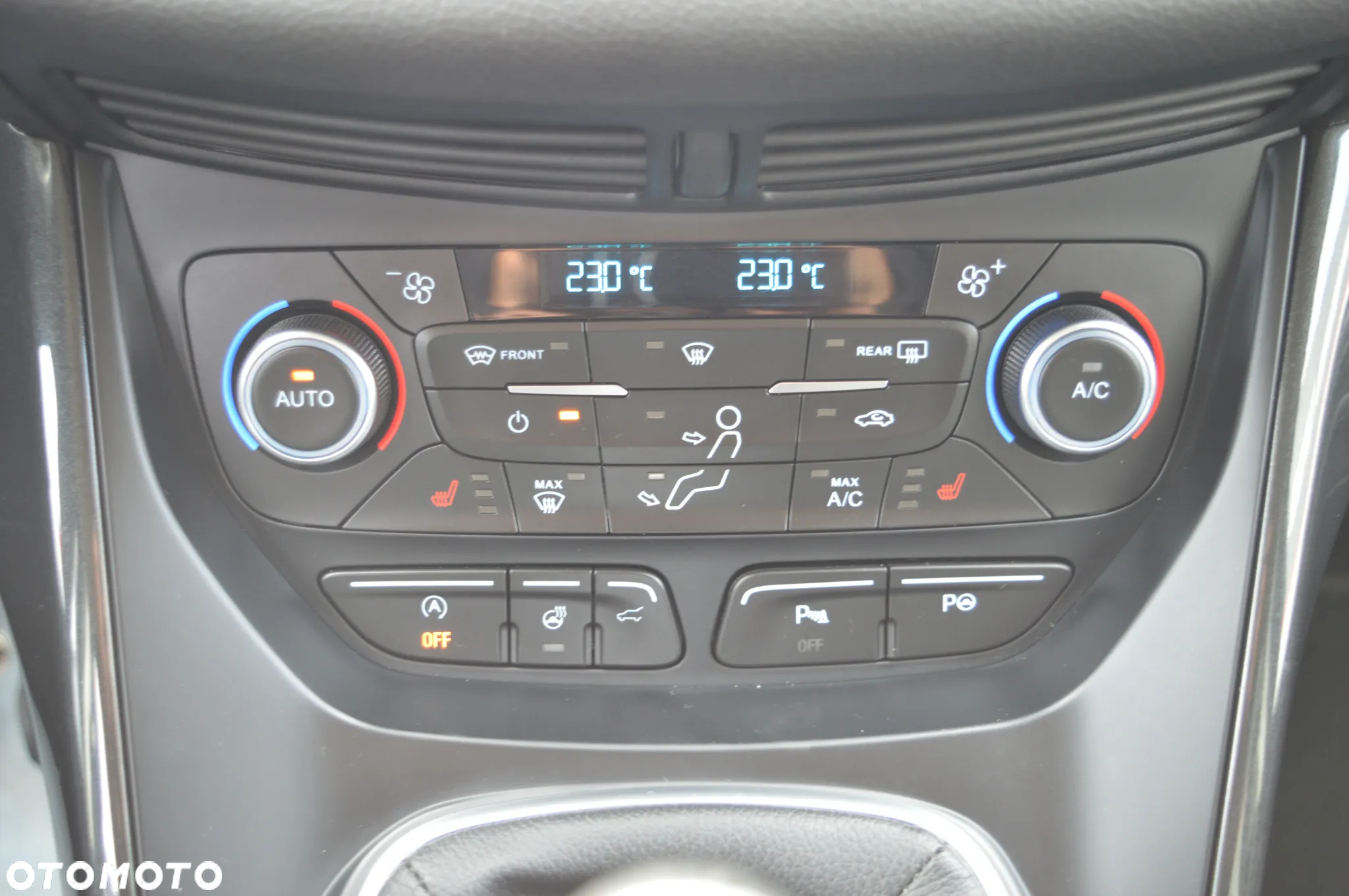 Ford Kuga 1.5 EcoBoost 2x4 Titanium - 19