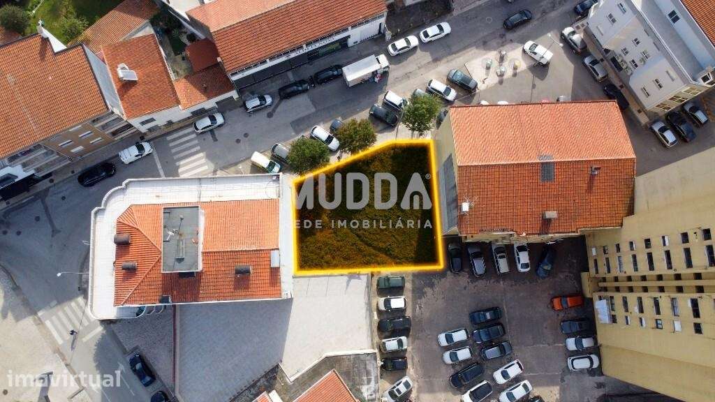 Terreno Urbano com Projeto Pré-Aprovado no Centro de Oliveira de Azemé - Grande imagem: 2/7