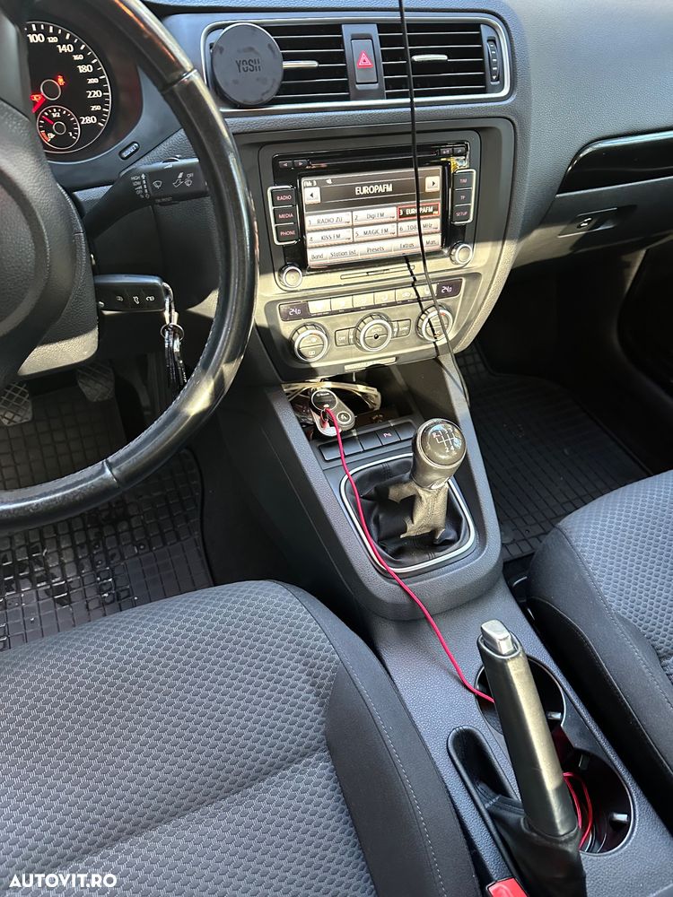 Volkswagen Jetta - 6