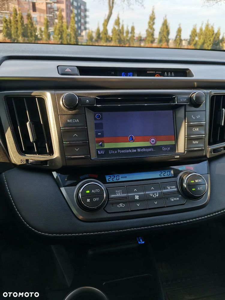 Toyota RAV4 2.2 D-4D Premium - 29