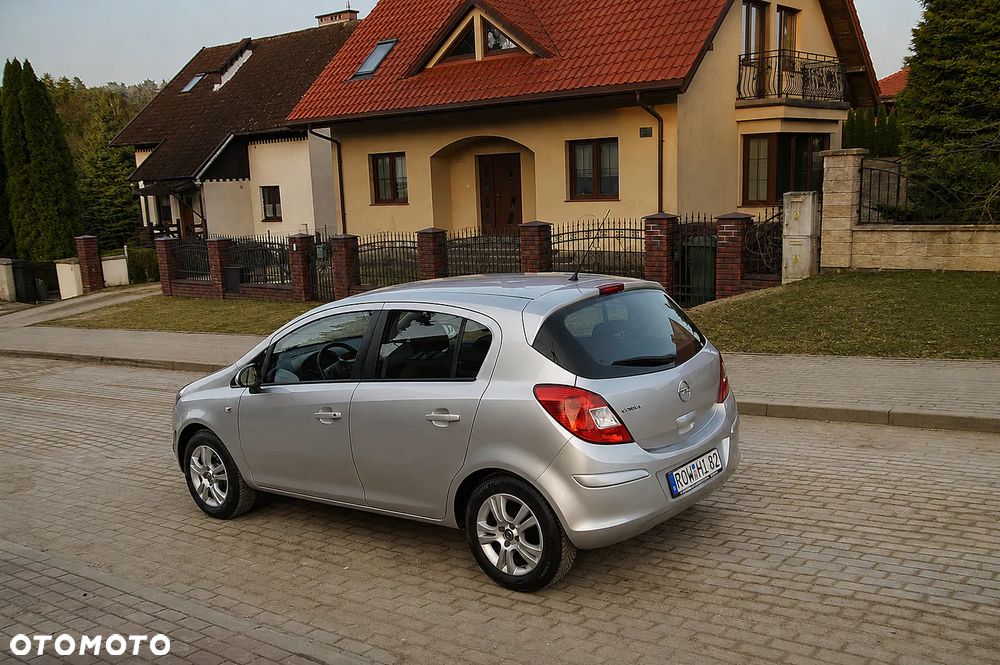 Opel Corsa 1.2 16V Enjoy - 4