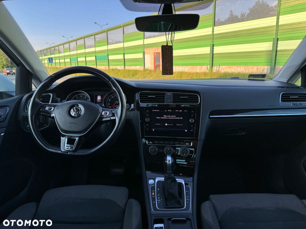 Volkswagen Golf - 34