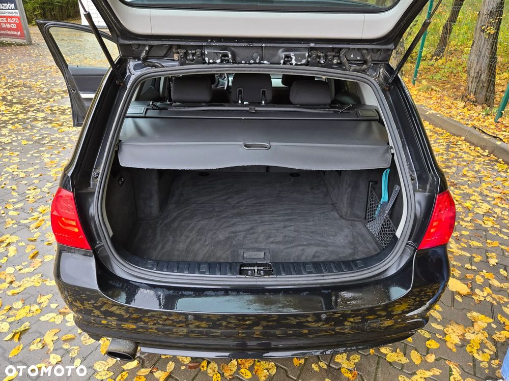 BMW Seria 3 318i Touring Edition Sport - 9