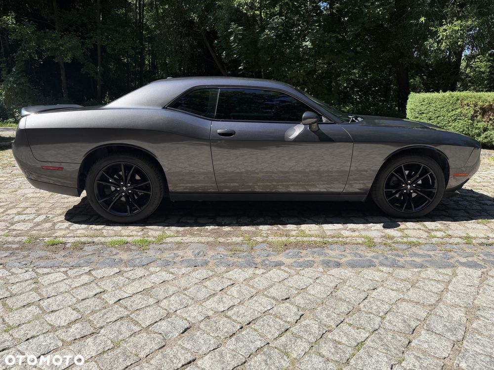 Dodge Challenger - 4