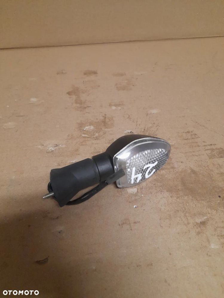 Suzuki gsr 750 Kierunkowskaz prawy tył - 3