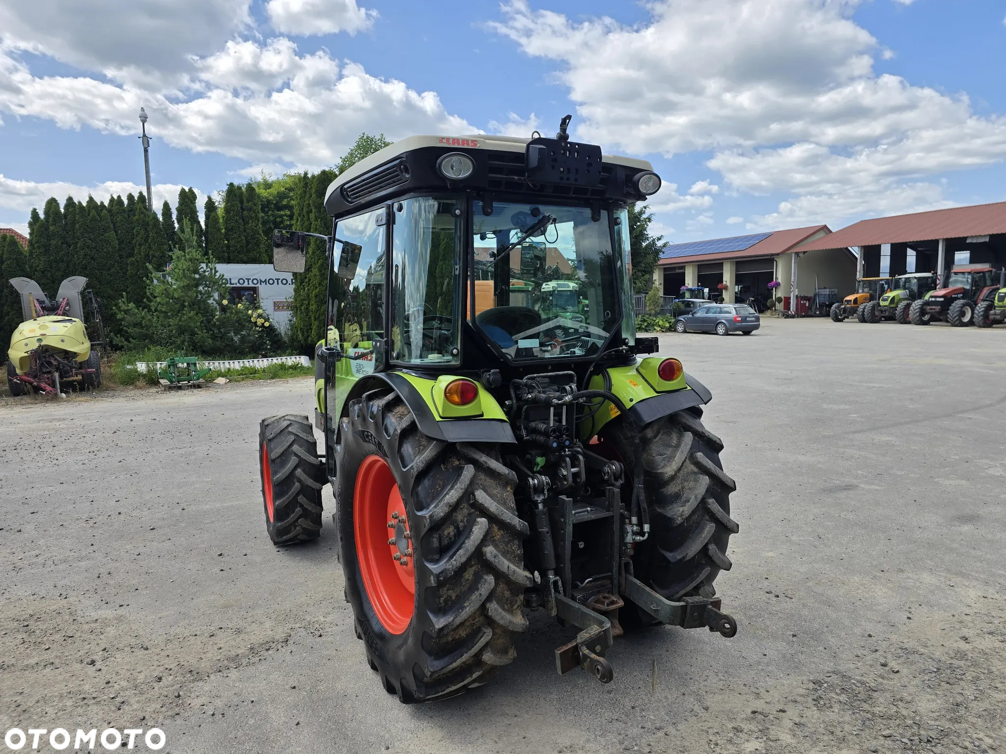 Claas Nexos 230F - 3