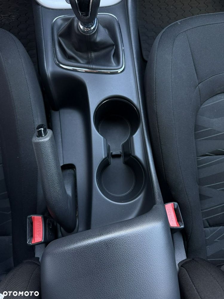 Kia Ceed - 25