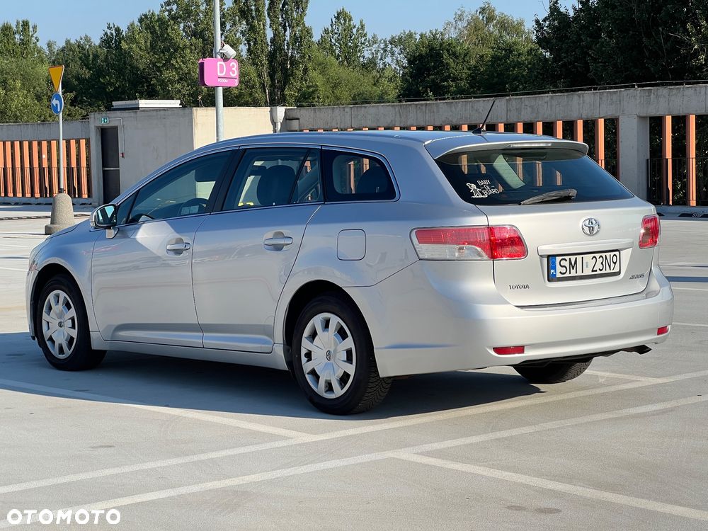 Toyota Avensis - 7