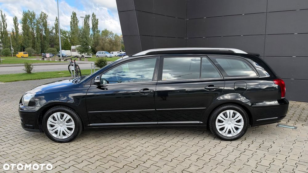 Toyota Avensis 1.8 VVT-i Sol - 11