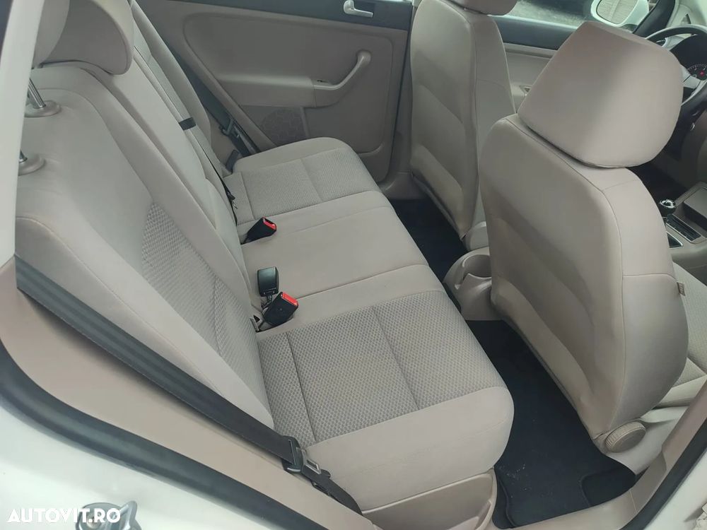 Volkswagen Golf Plus 1.6 TDI DPF Trendline - 9