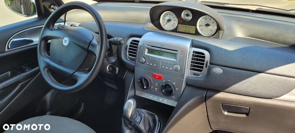 Lancia Ypsilon 1.2 8v - 5