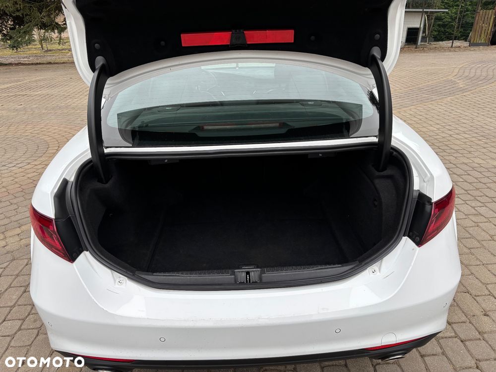 Alfa Romeo Giulia 2.2 D Turbo Super - 5