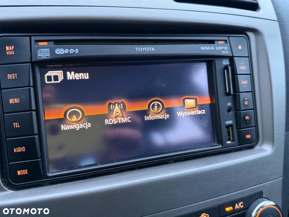 Toyota Avensis 1.8 Sol NAVI - 12