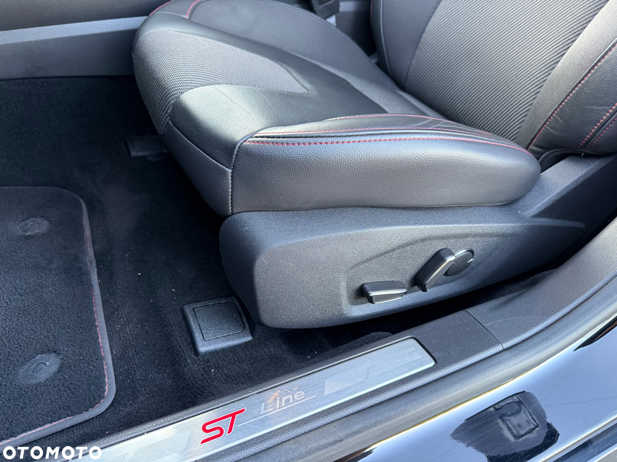 Ford Mondeo 2.0 TDCi ST-Line PowerShift - 32