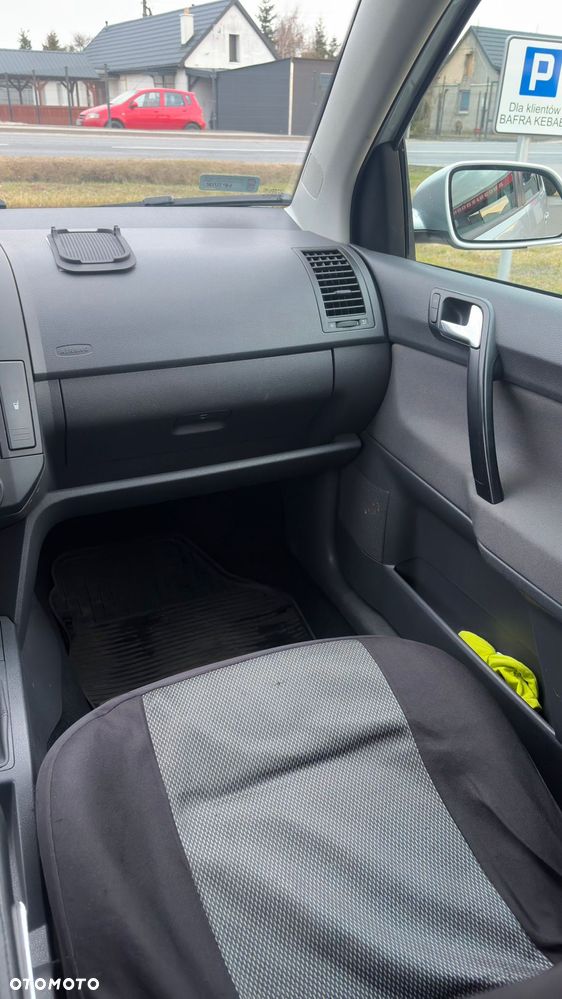 Volkswagen Polo 1.4 16V Comfortline - 14