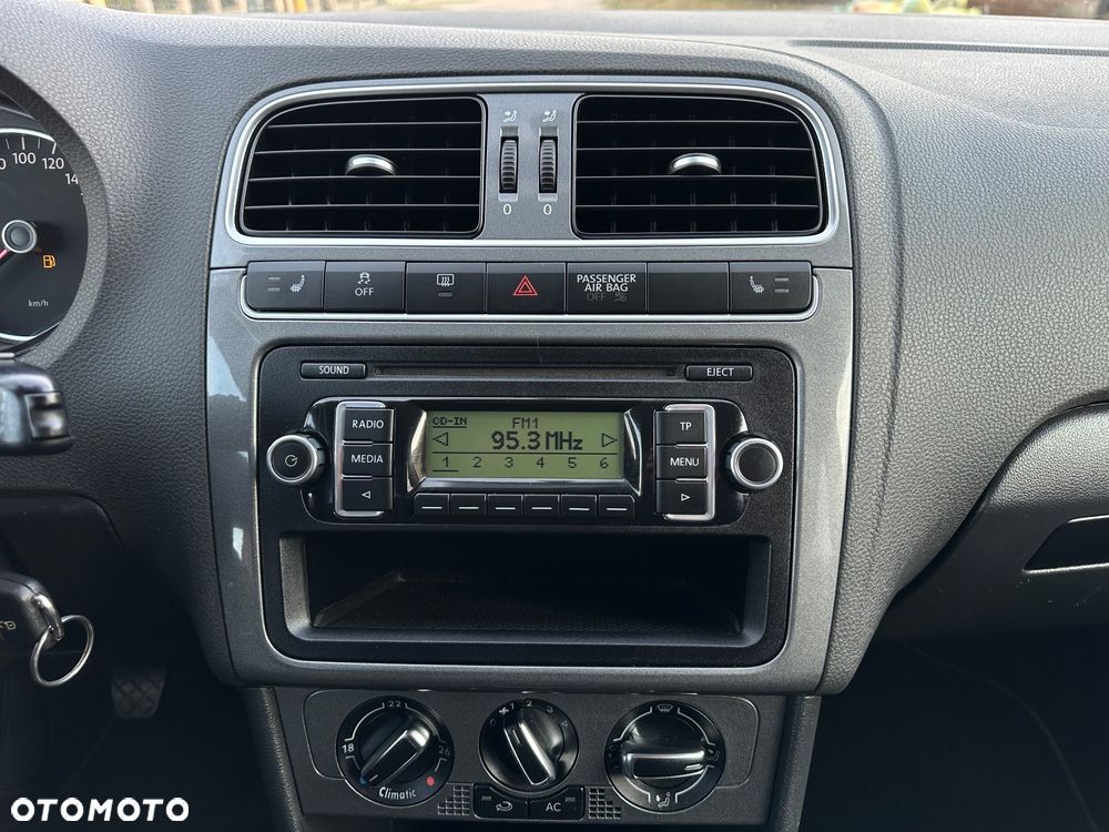 Volkswagen Polo 1.4 16V Comfortline - 24