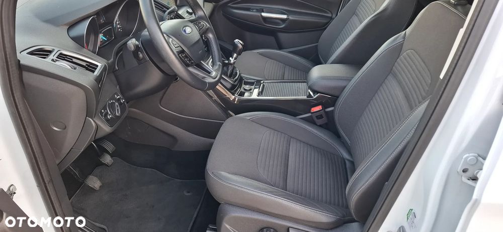 Ford Kuga - 17