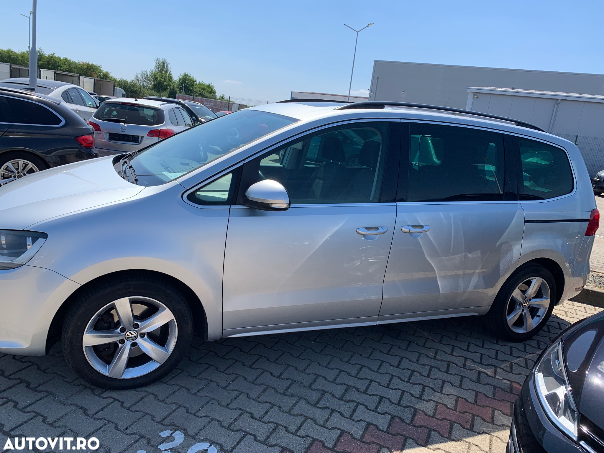 Volkswagen Sharan 2.0 TDI BlueMotion Technology Comfortline - 9