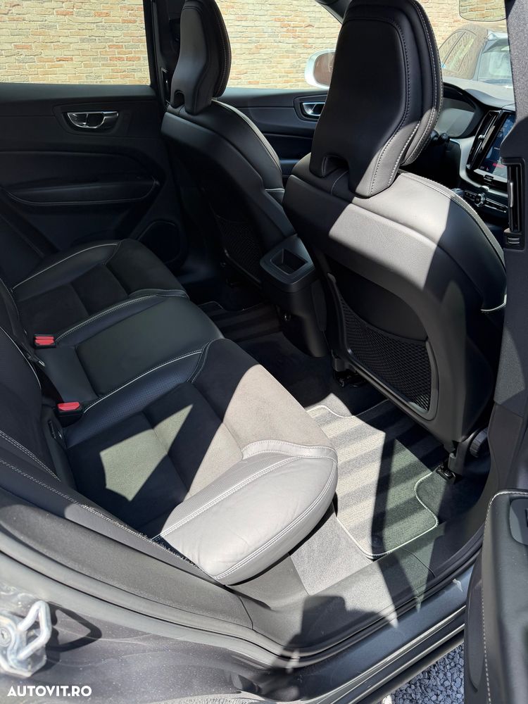 Volvo XC 60 T5 AWD R-Design - 8