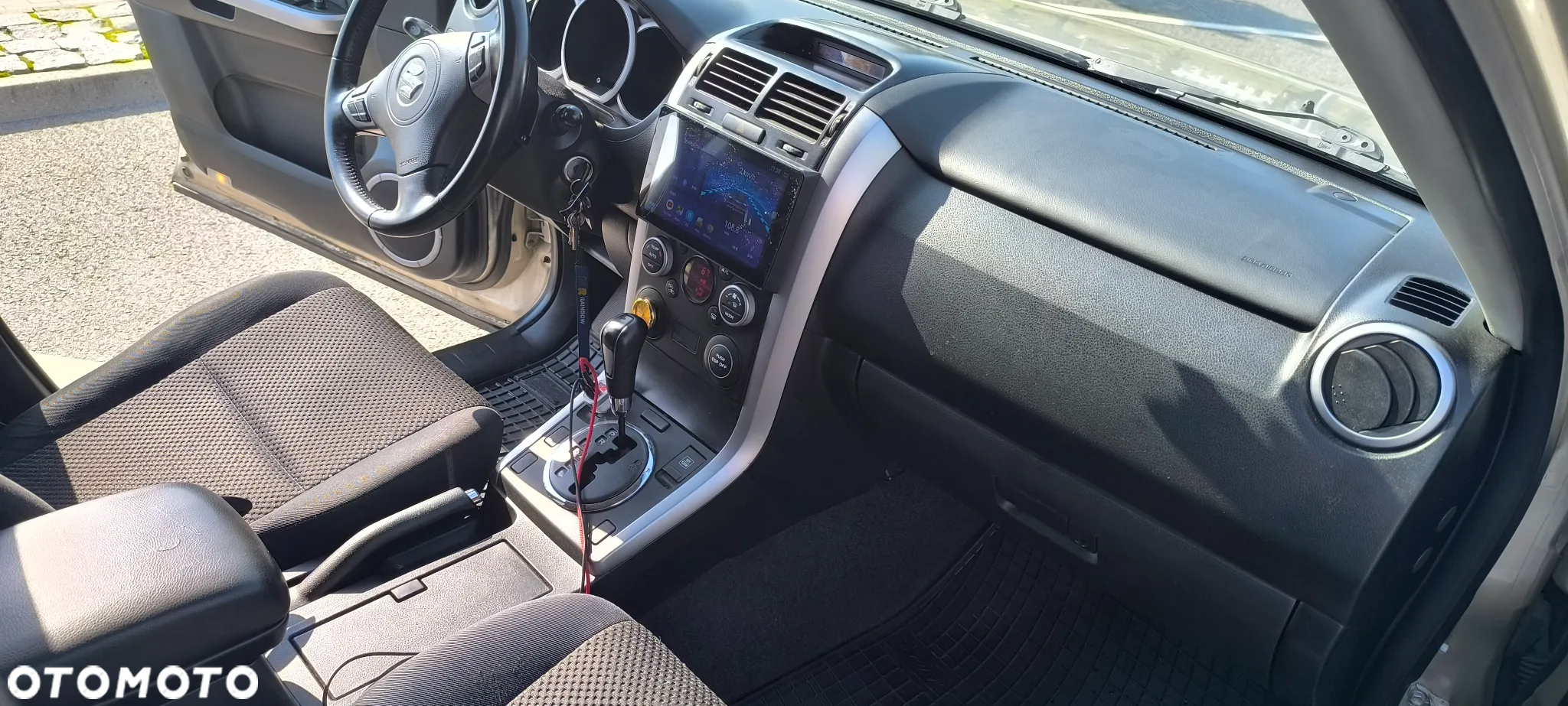 Suzuki Grand Vitara 2.7 V6 Premium - 12