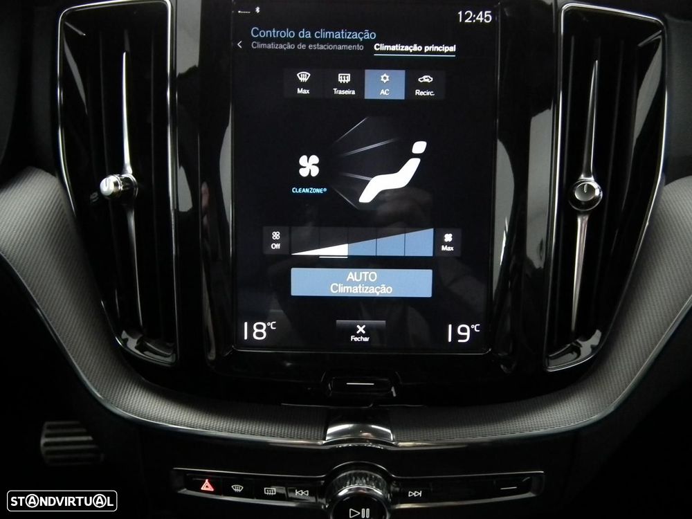 Volvo XC 60 2.0 D4 R-Design Geartronic - 12