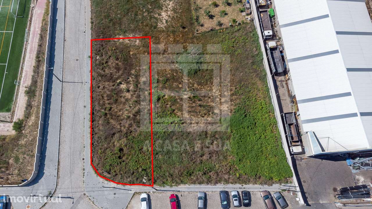 Lote para construção com 601 m2 em Paços de Brandão - Grande imagem: 2/10