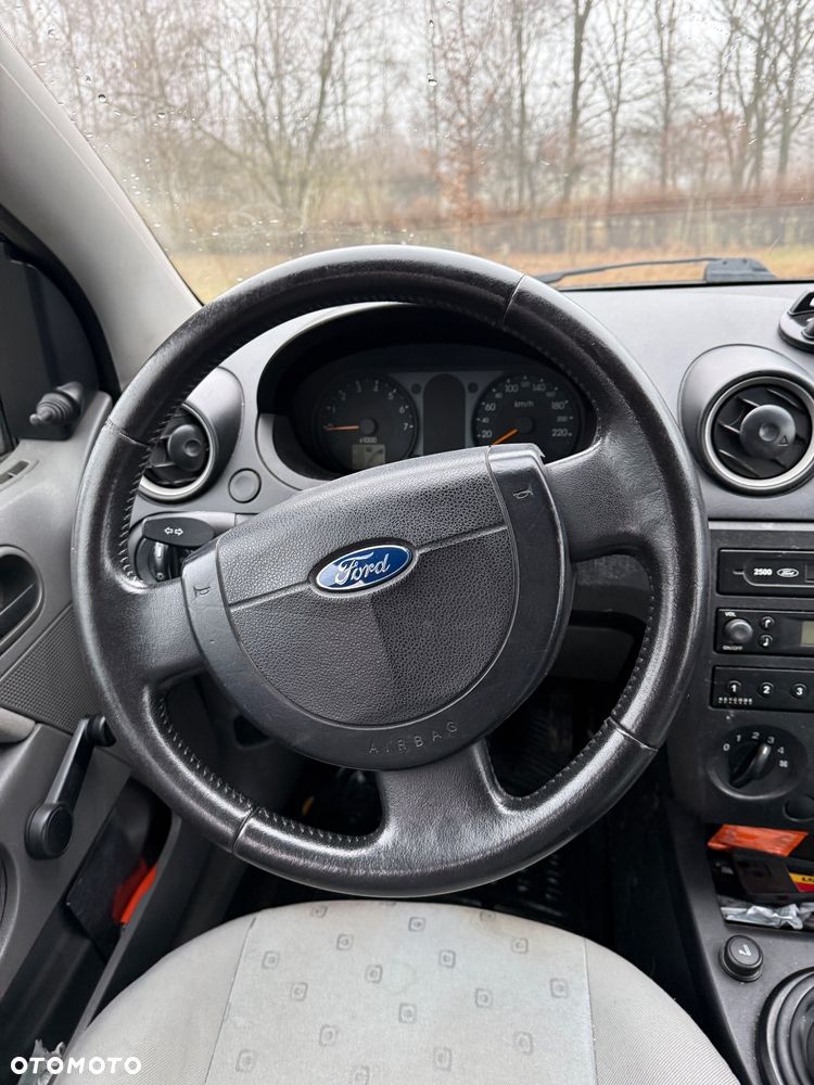 Ford Fiesta ver-1-3 - 7