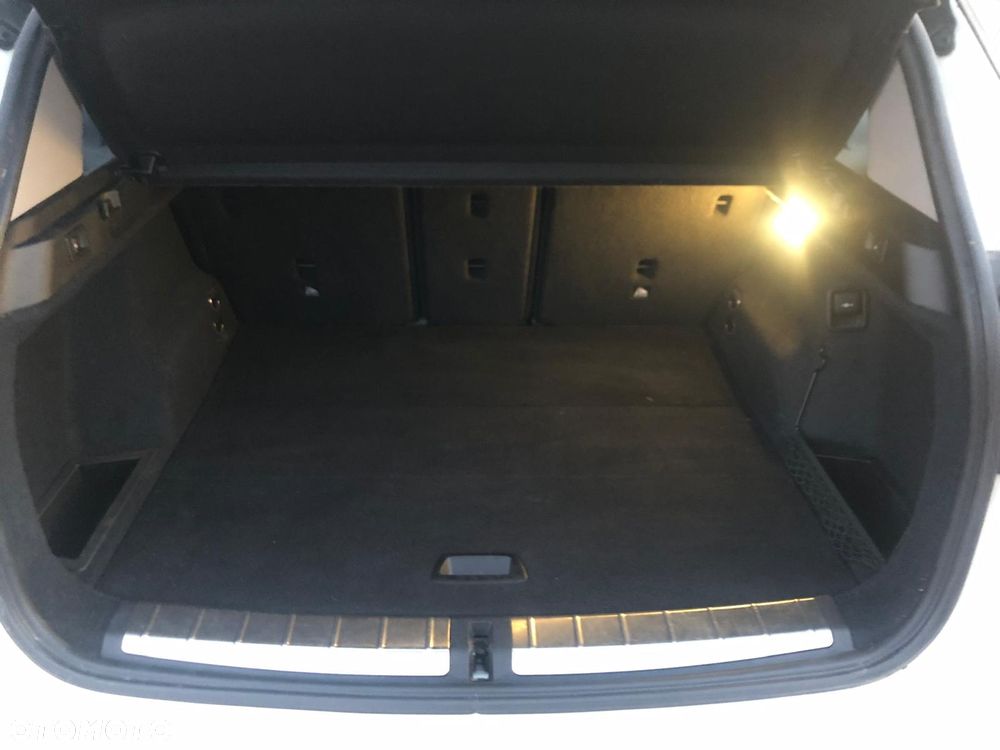 BMW X1 sDrive18d xLine - 12