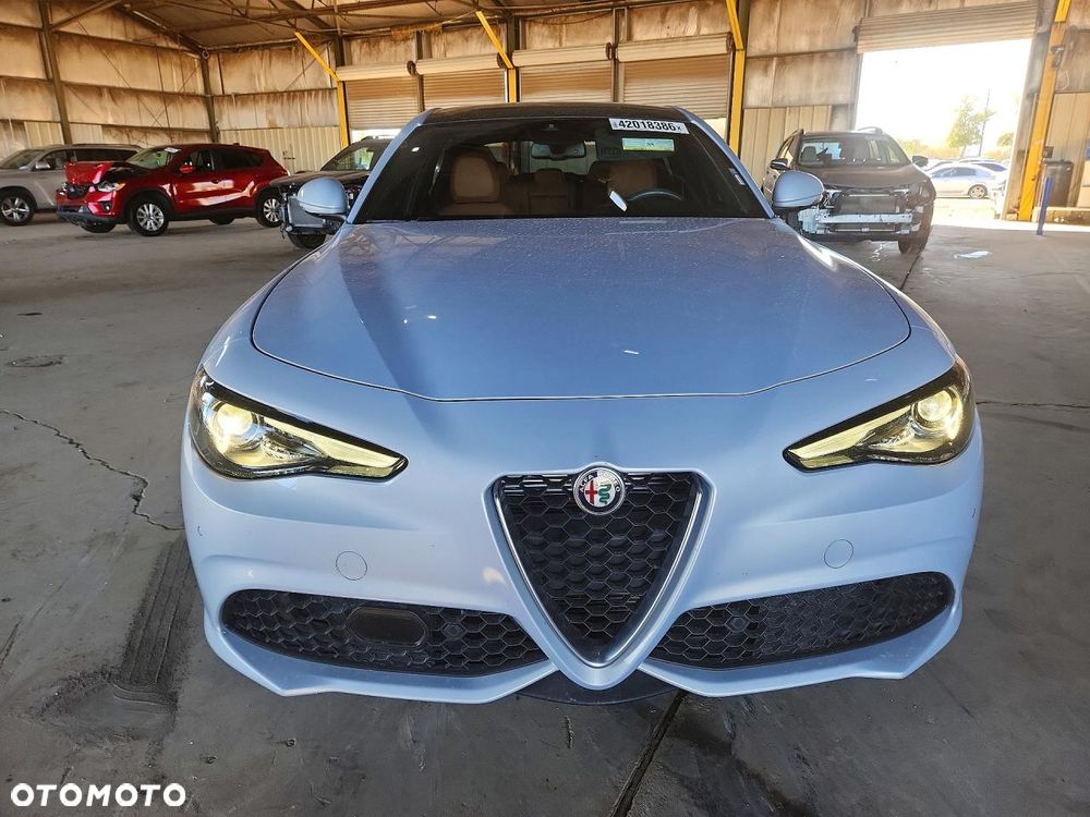 Alfa Romeo Giulia - 6