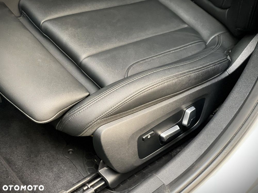 BMW Seria 3 320d xDrive Sport Line sport - 29