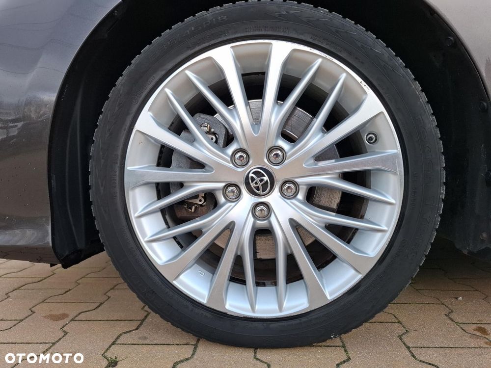 Toyota Camry 2.5 Hybrid Executive CVT - 18