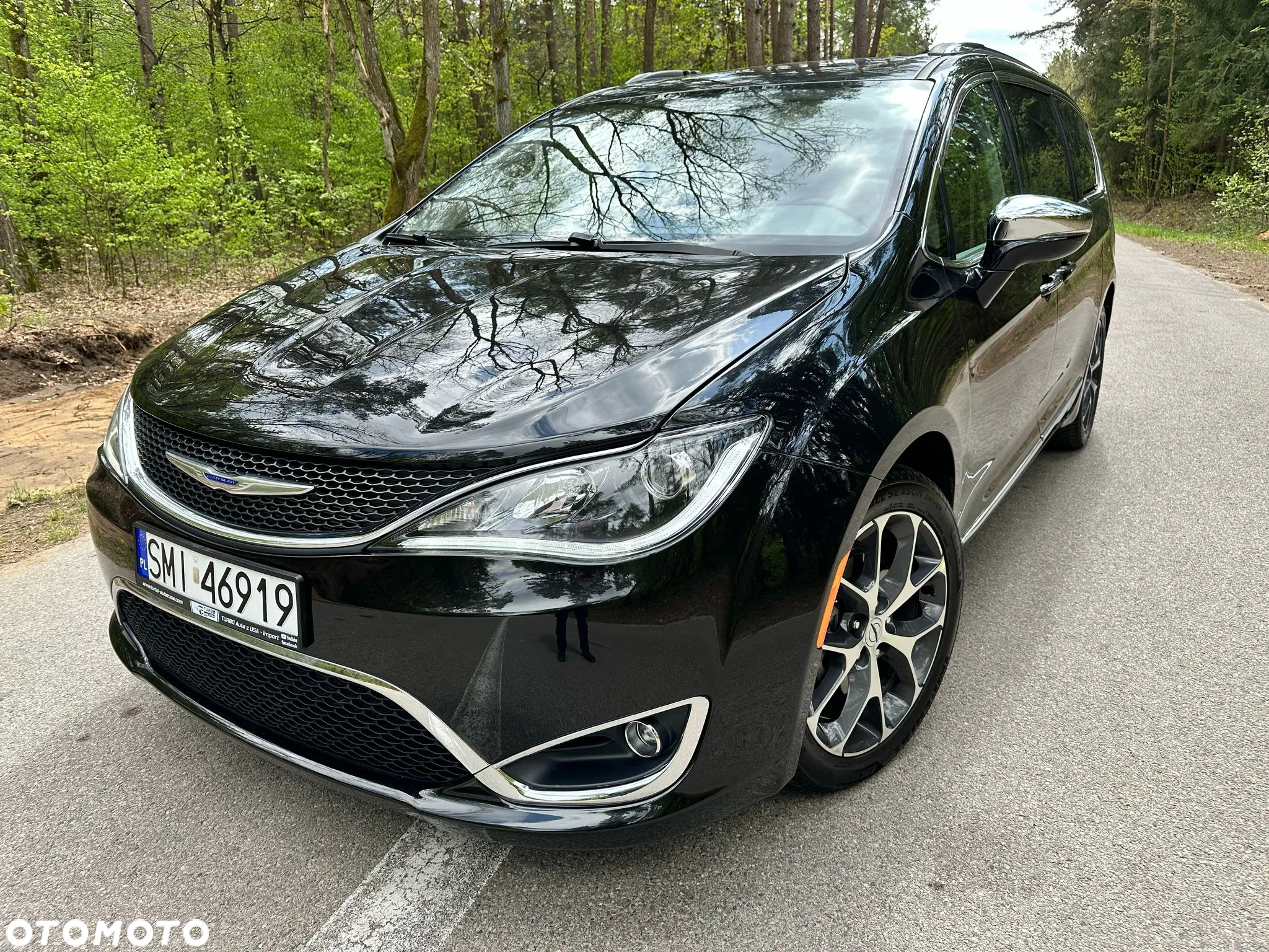Chrysler Pacifica - 4