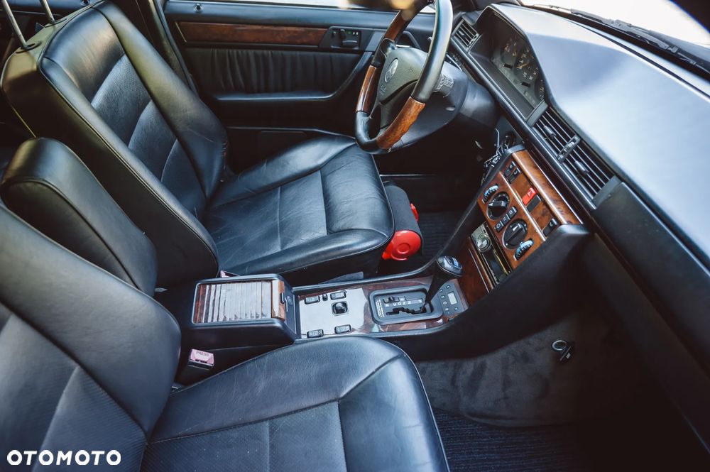 Mercedes-Benz Klasa E - 22