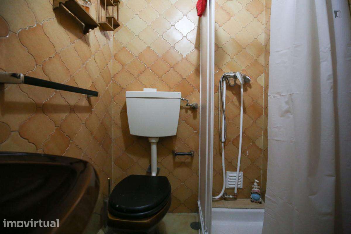 Quarto - localizado em Benfica Lisbon - Grande imagem: 4/15