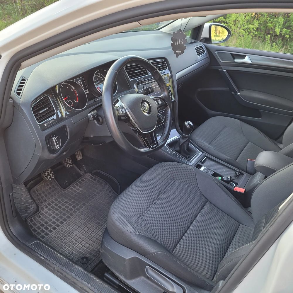 Volkswagen Golf - 17