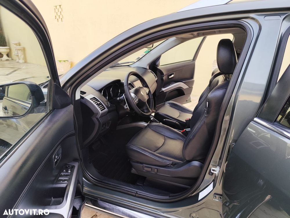 Peugeot 4007 - 5