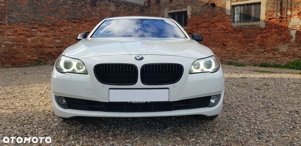 BMW Seria 5 525d xDrive - 2
