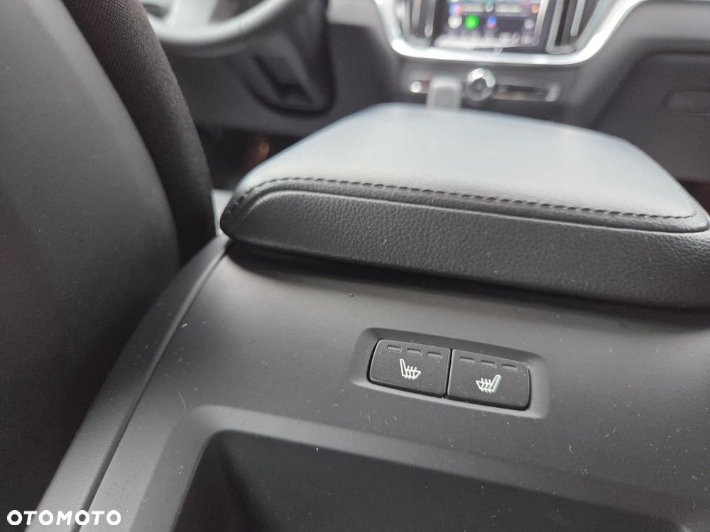 Volvo V60 B3 B DKG Momentum Pro - 9