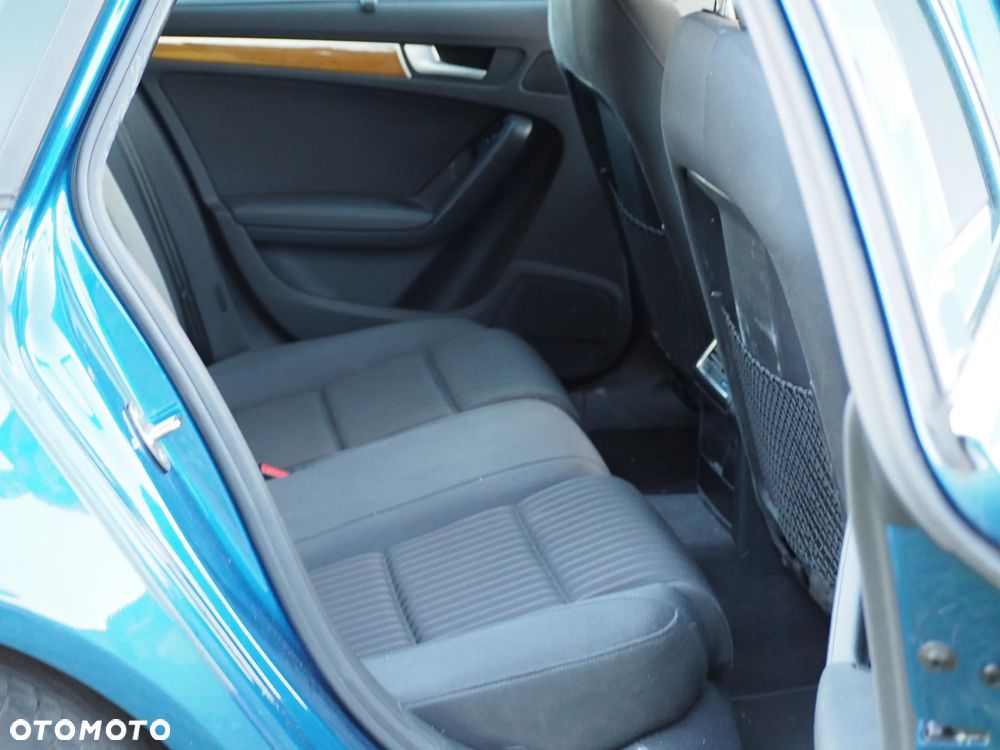 Audi A4 Avant 2.0 TDI DPF Ambiente - 6